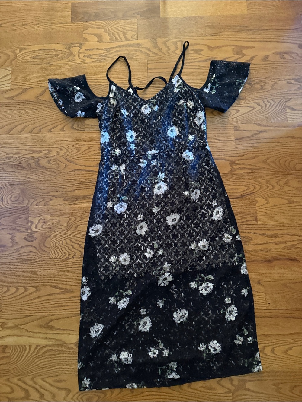 Women’s Black One-Shoulder Floral Lace Dress